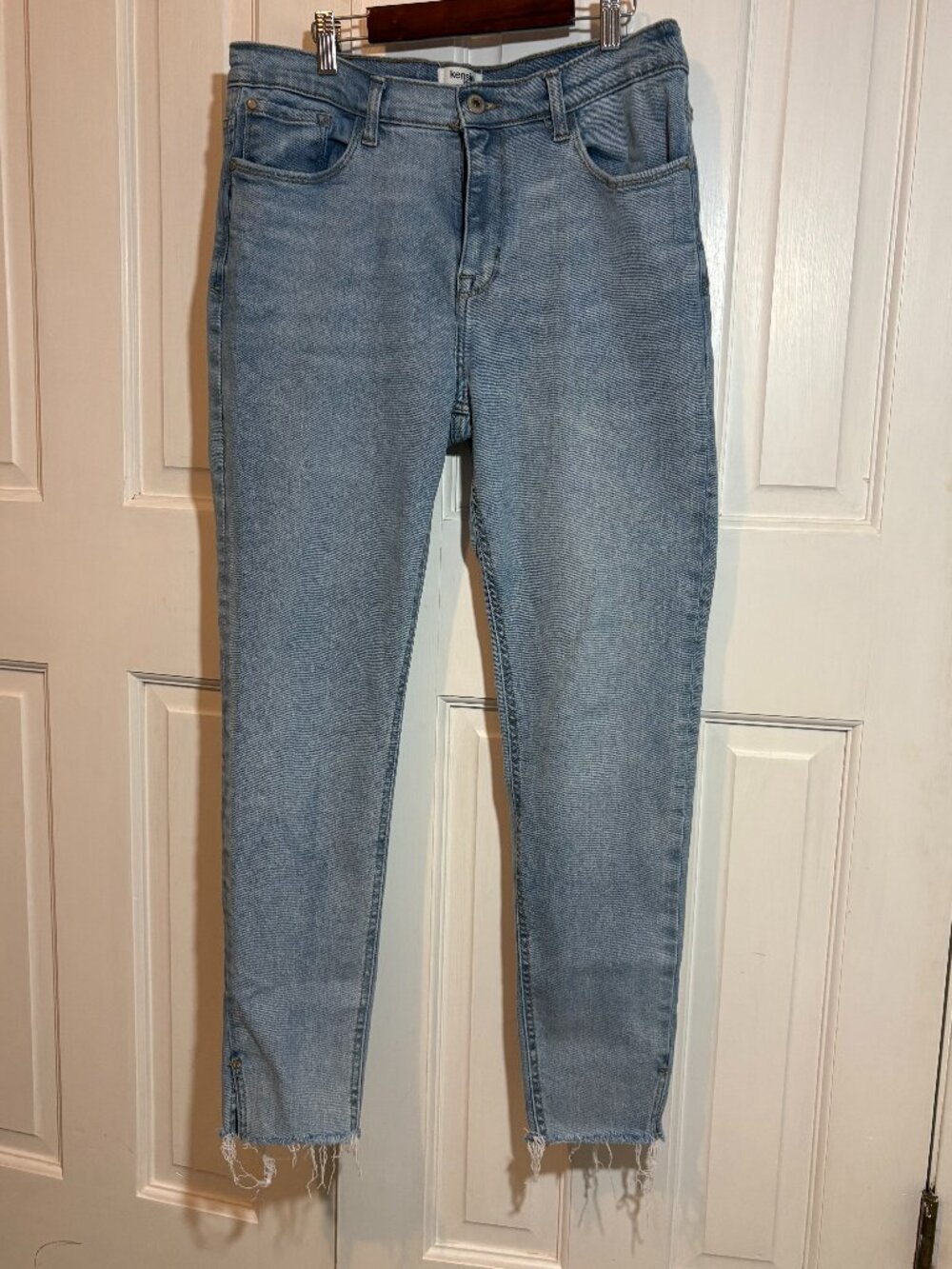 Kensie Straight Leg Jeans